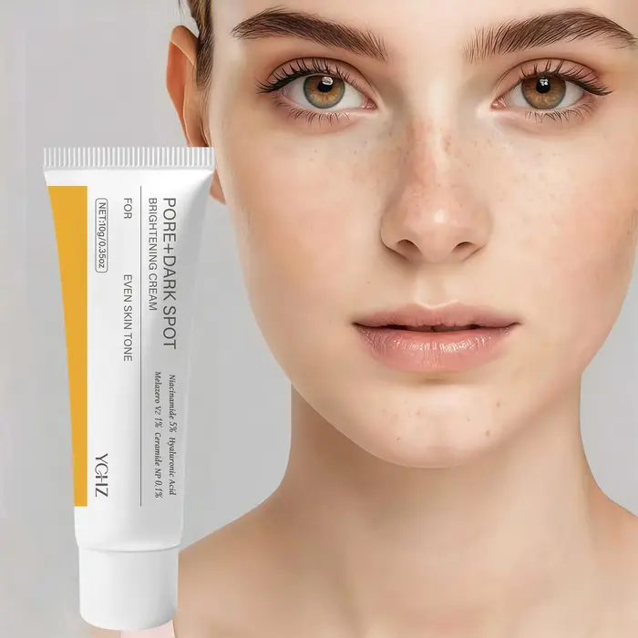 Crème éclaircissante et raffermissante pour le visage