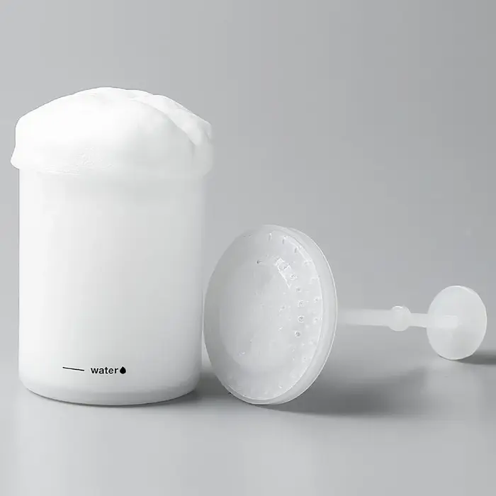Outil de nettoyage moussant réutilisable