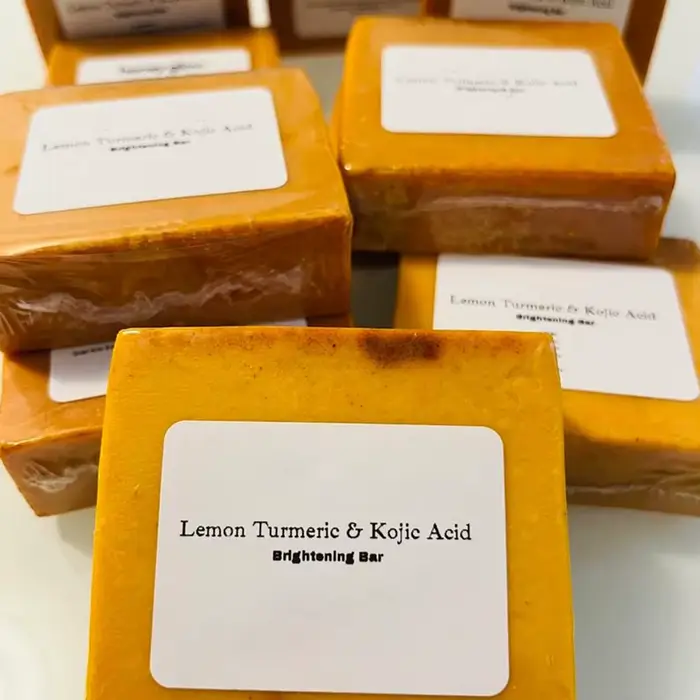 100g de savon fait à la main au curcuma