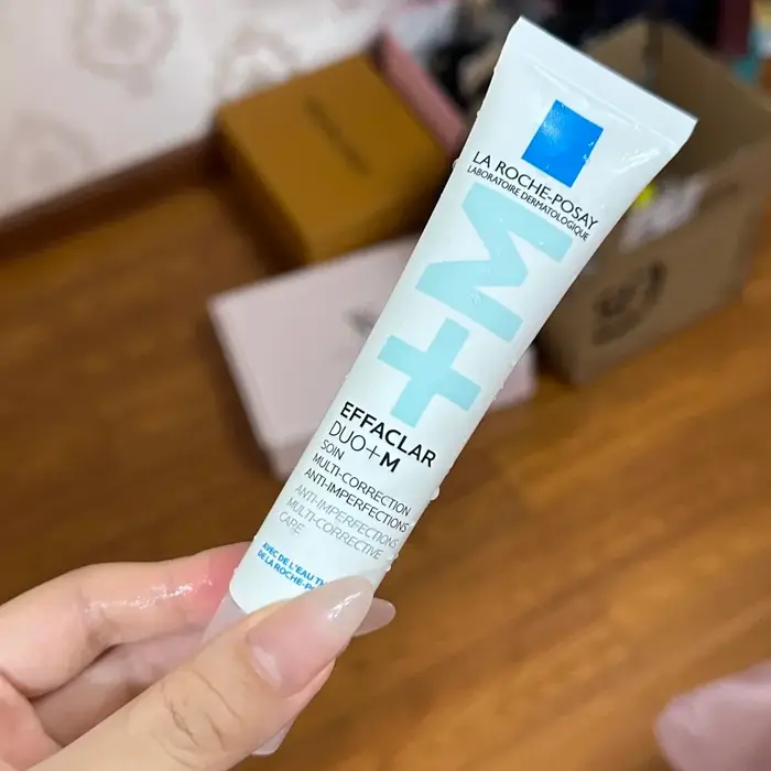 La Roche-Posay Effaclar K+ Sérum Anti-Acné Contrôle du Sébum Minimisation des Pores Exfoliation Douce Pour Peaux Grasses à Tendance Acnéique Réduit les Points Noirs