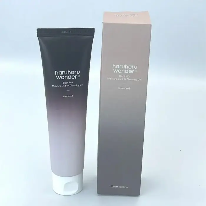 Nettoyant pour le visage au riz noir doux avec acide hyaluronique