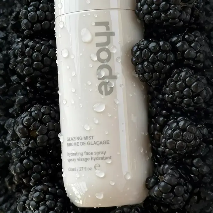 Spray facial hydratant et lissant pour le visage