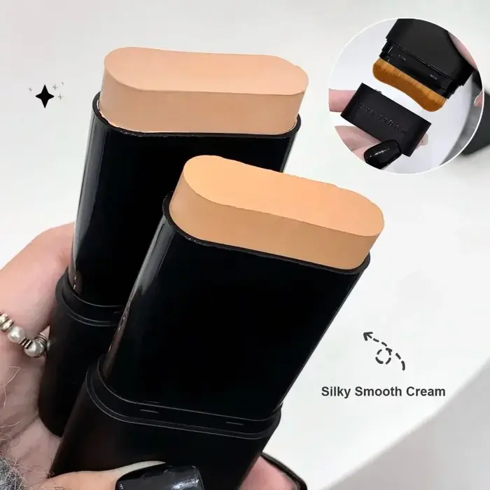 Eau humide lumière correcteur fond de teint gomme