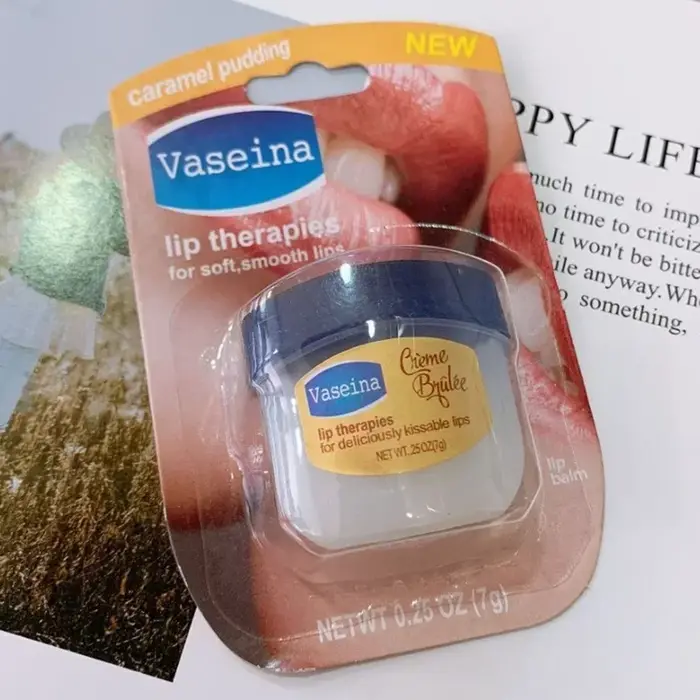 Le baume à lèvres en vaseline peut hydrater les lèvres