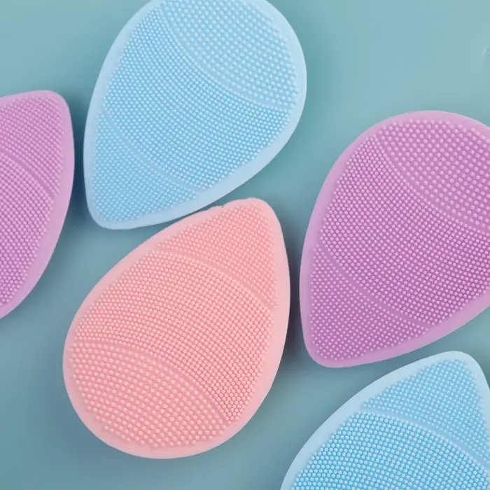 Brosses nettoyantes en silicone pour le visage