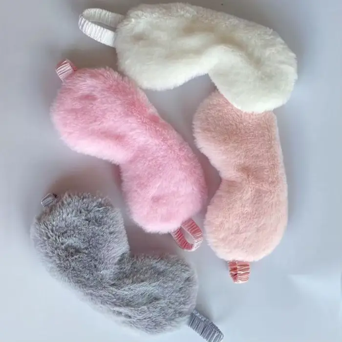 Masque de sommeil en peluche doux avec les yeux bandés