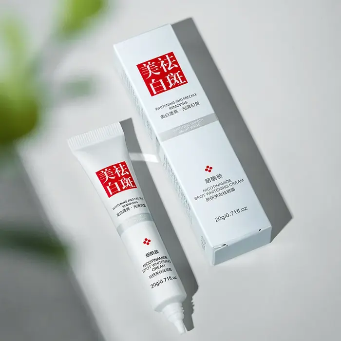 Crème pour le visage, estompe les taches de rousseur