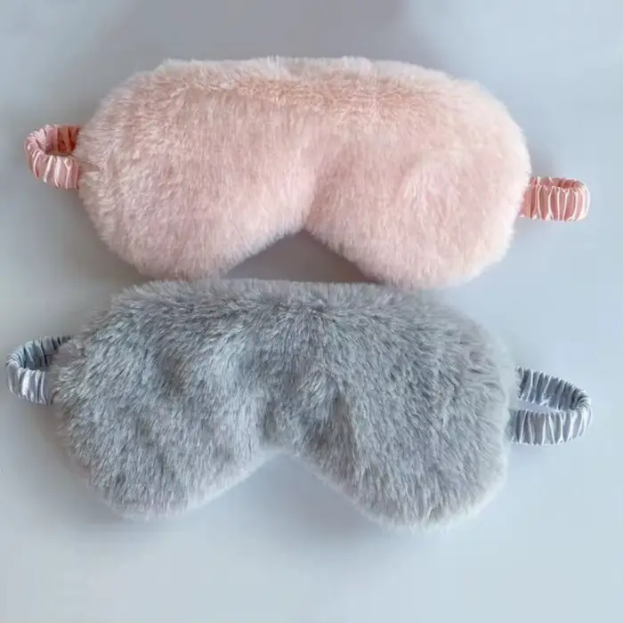 Masque de sommeil en peluche doux avec les yeux bandés