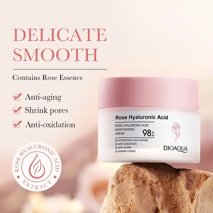 Ensemble de soins de la peau à la rose : Essence à l'acide hyaluronique, crème hydratante et éclaircissante pour les yeux, crème pour le visage pour peaux sèches