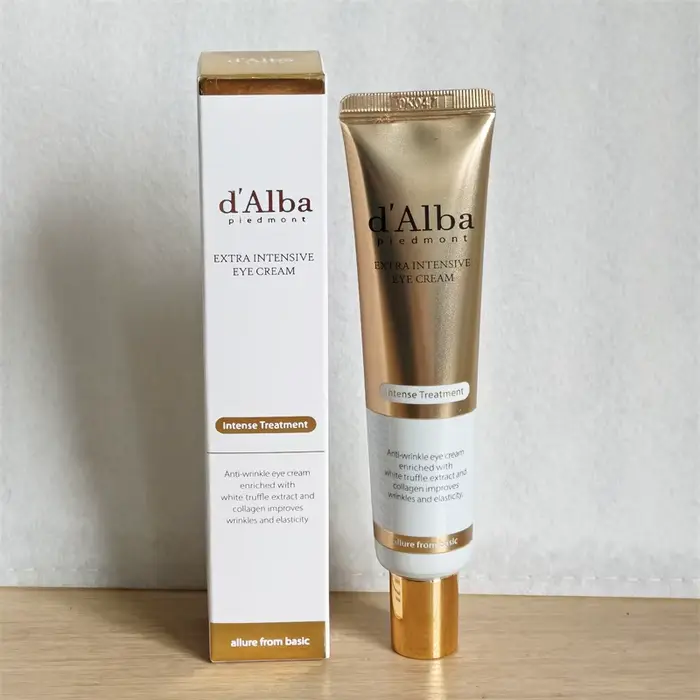 Crème solaire hydratante légère et rafraîchissante D'Alba UV Essence Waterfull SPF50+, douce et nour