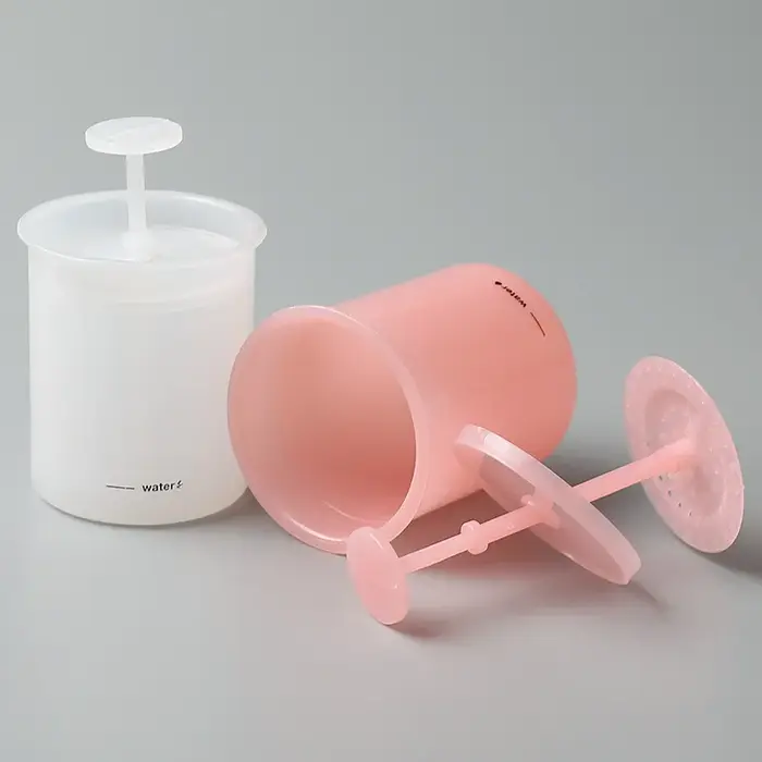 Outil de nettoyage moussant réutilisable