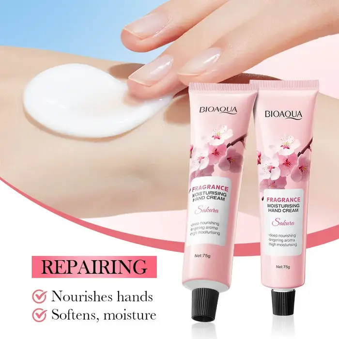 Crème pour les mains hydratante à la fragrance de Sakura BIOAQUA