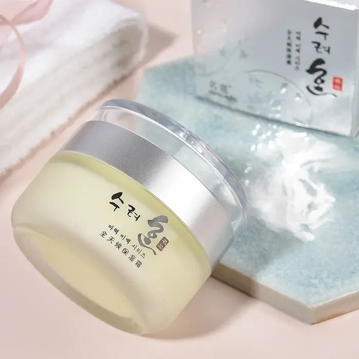 Crème hydratante raffermissante pour le visage en verre