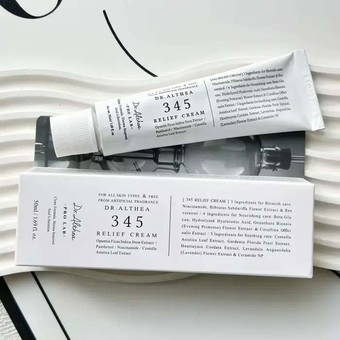 Crème antioxydante anti-sucre Dr.Althea 345, améliore la brillance de la peau, atténue les imperfections et maintient une peau du visage douce, hydratée et éclatante.