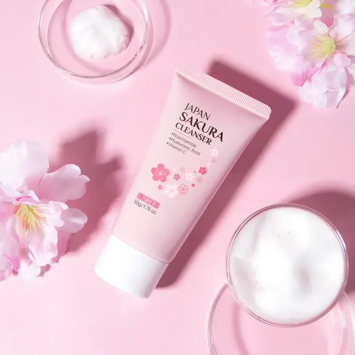 Laikou Sakura Nettoyant Visage Nettoyage en Profondeur des Pores Contrôle du Sébum Hydratant Éclaircissant Doux pour Tous Types de Peau 50g