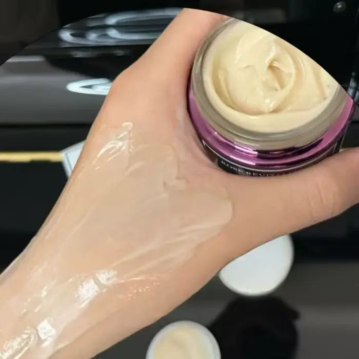 Crème à l'essence revitalisante à la Rose