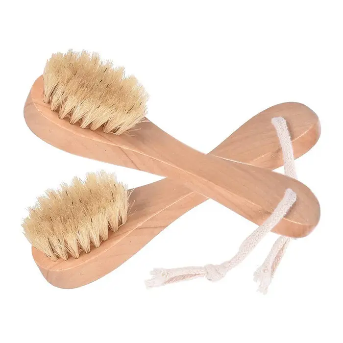 Brosse à visage en bois avec manche en bois
