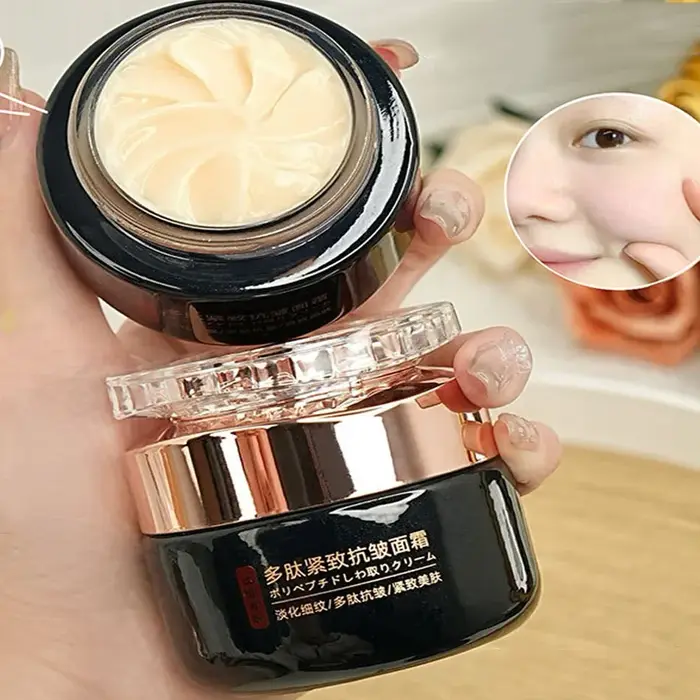 Crème raffermissante aux peptides Atténue les ridules Éclaircit le teint Hydrate Améliore la peau terne