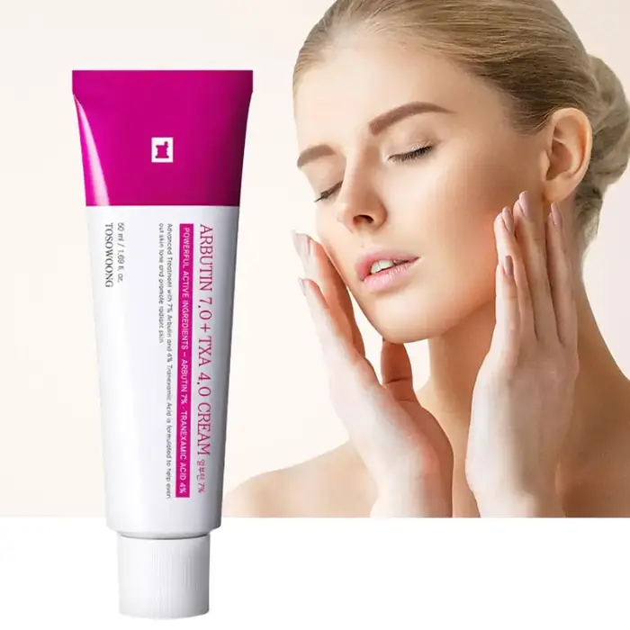 Crème éclaircissante pour le visage à l'arbutine TXA, crème hydratante en profondeur et antioxydante à l'arbutine 7,0 et à l'acide tranexamique 4,0 pour un teint uniforme