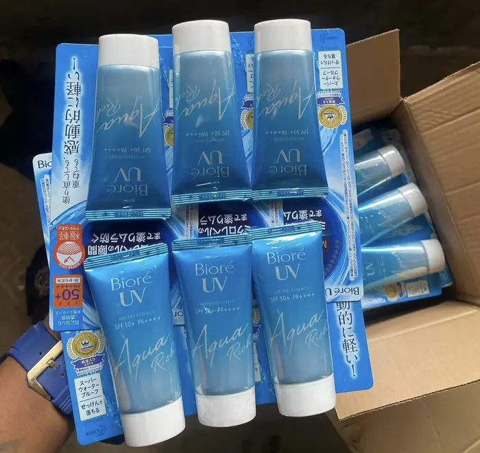 Biore UV Aqua Rich Watery Essence SPF50+ PA++++ Crème solaire anti-ultraviolet rafraîchissante non grasse pour le corps et le visage